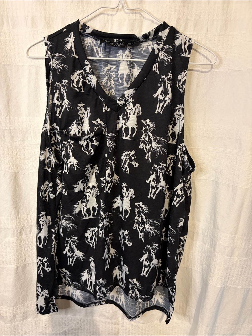 New lucky & Blessed sleeveless  cowboy print top size medium